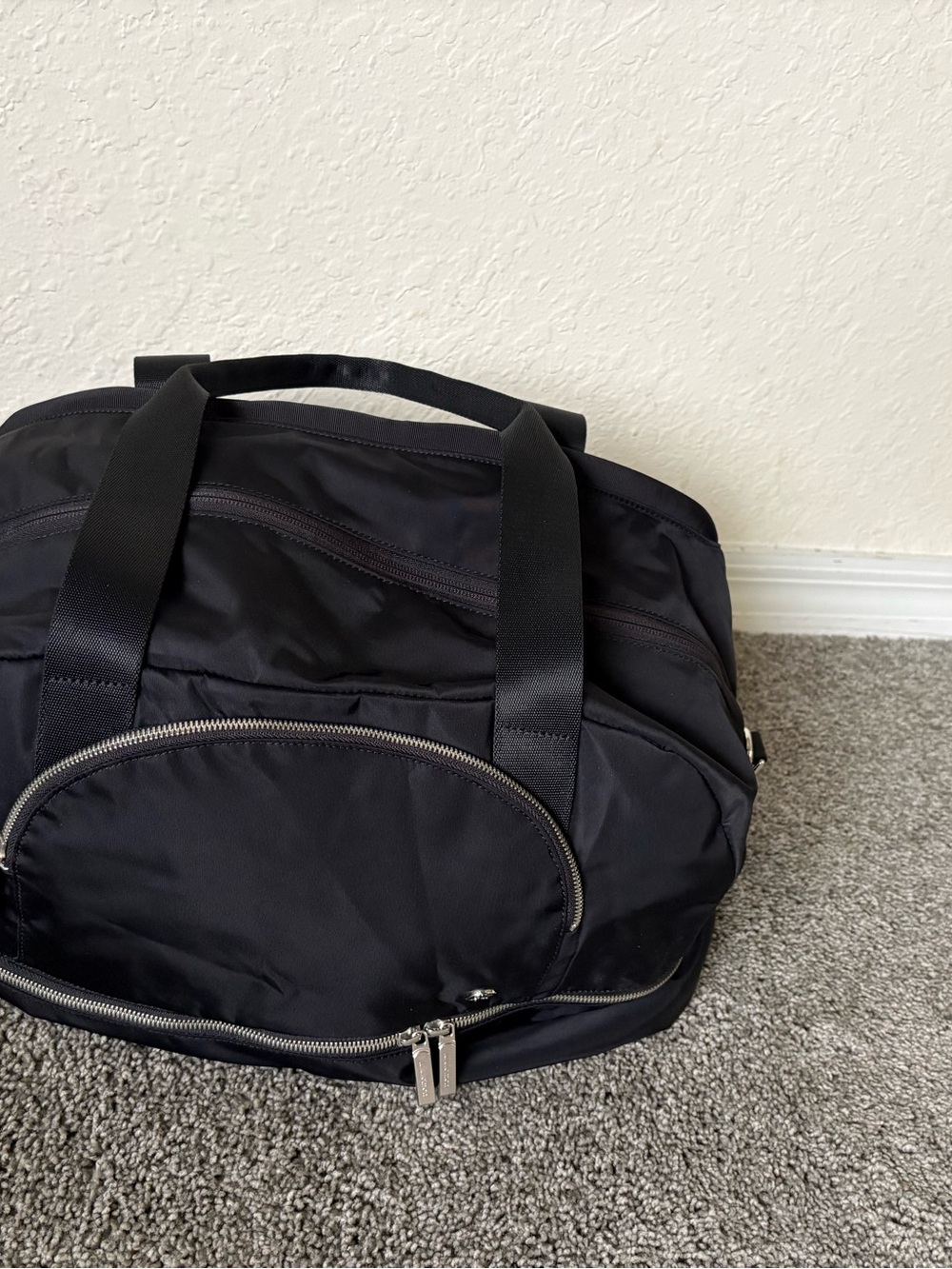 Lululemon duffle bag - Picture 9 of 10